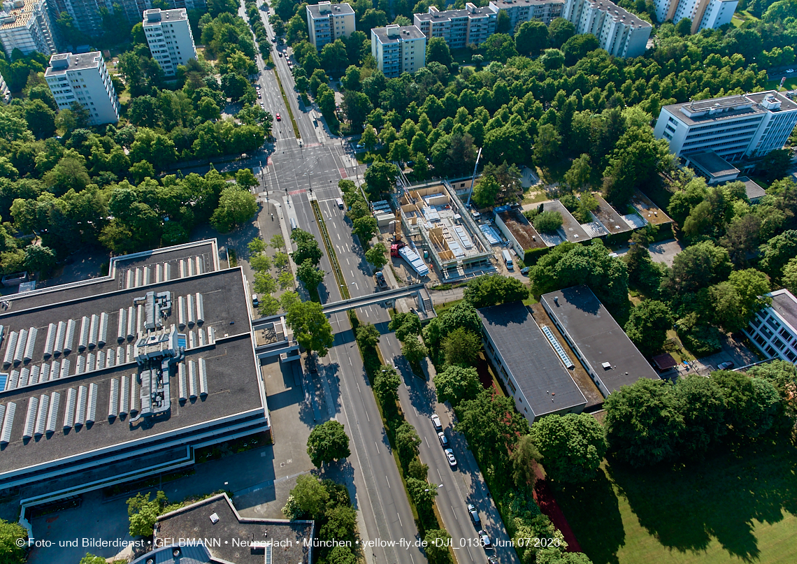 07.06.2023 - aktuelle Fotos von der »<strong><i>Baustelle zum Hort für Kinder</i></strong>« in Neuperlach in München
